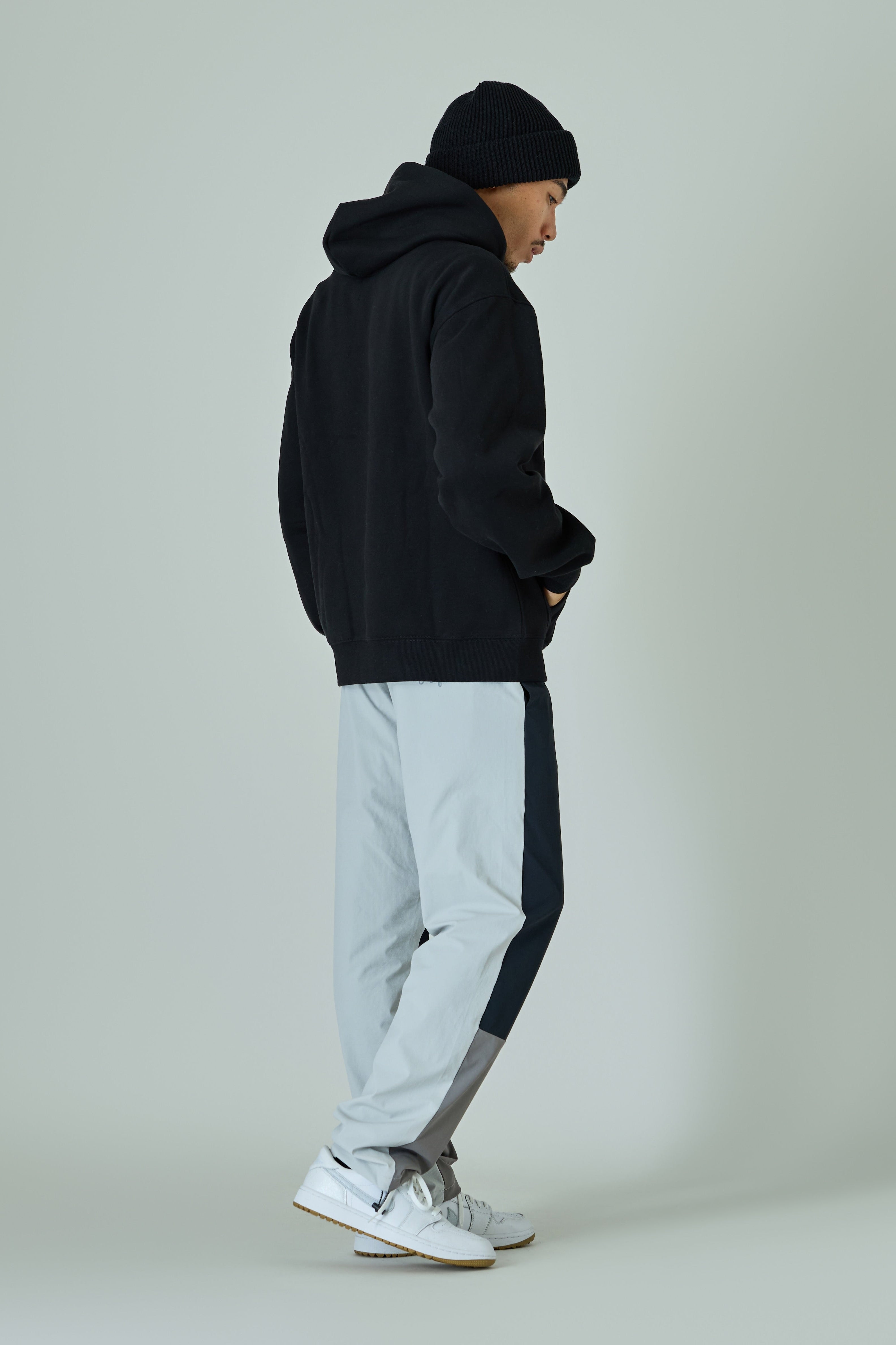 Stone  ブラック フルジップフーディ SWINGMAN FULL ZIP HOODIE/ スウィングマンフルジップフーディー